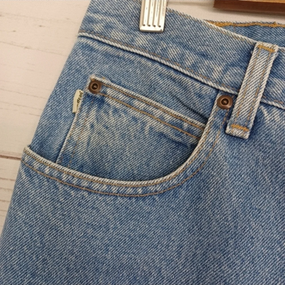 L.L. BEAN CLASSIC FIT Men's Cotton Light Wash Blue Jeans Denim 35 X 32 Pants